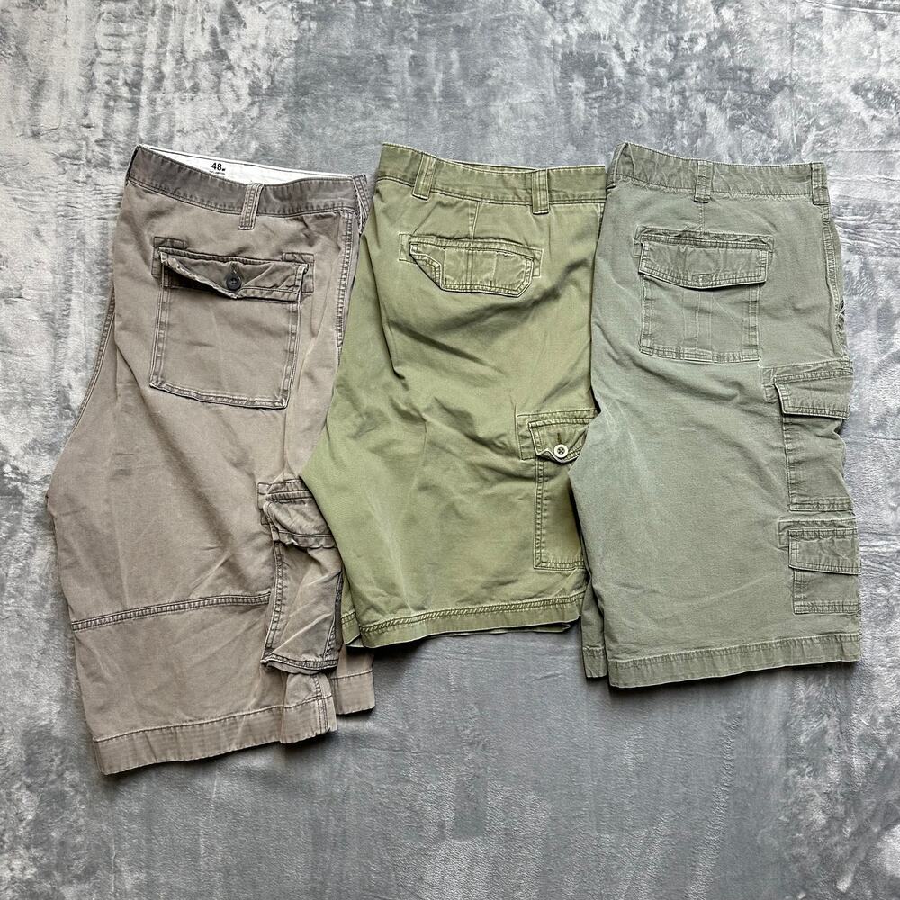 Lot of 3 Roundtree & Yorke Cargo Shorts Men’s Size‎ 48 Green Gray Shorts (PC)